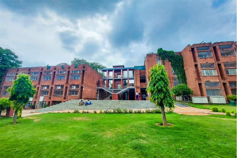 RLA College-image