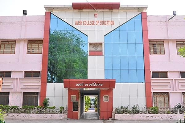 Vaish College-image