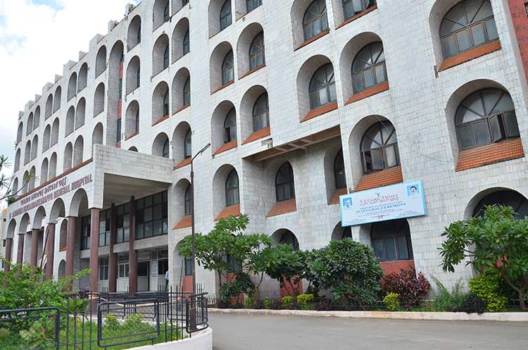 Bapuji College of Nursing-image
