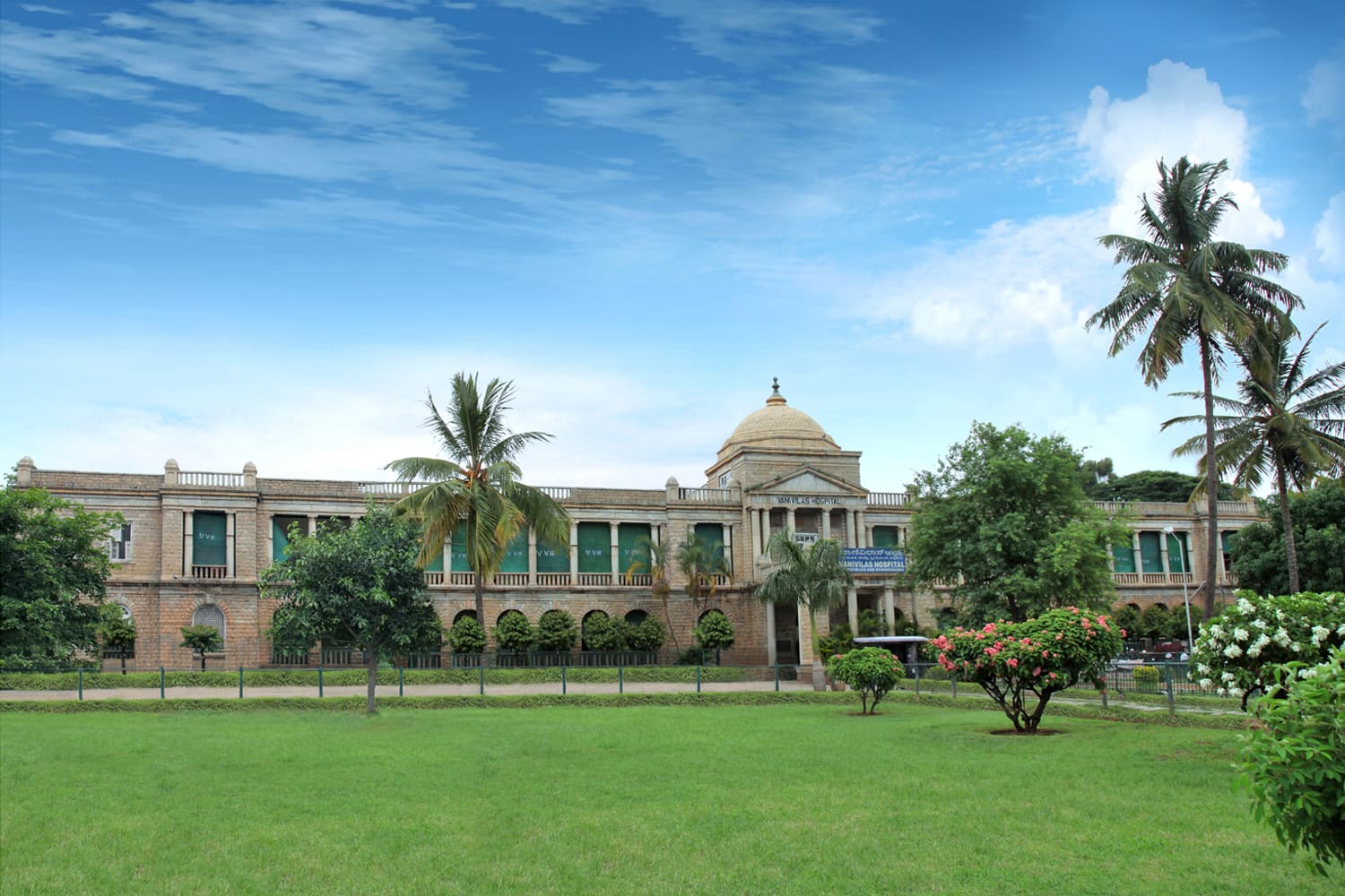 Bangalore Medical College and Research Institute-image