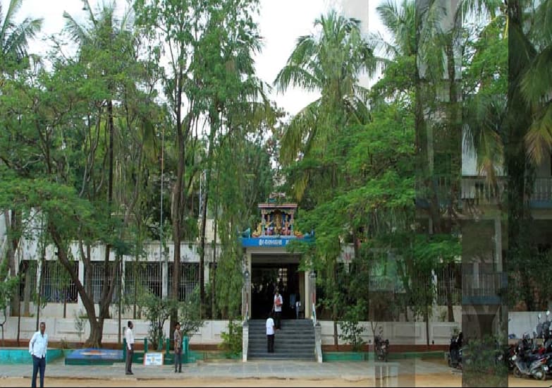 Maharaja Madakari Nayaka First Grade Arts and Commerce College-image