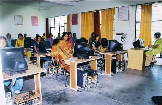 Kanya Gurukul College of Education-image