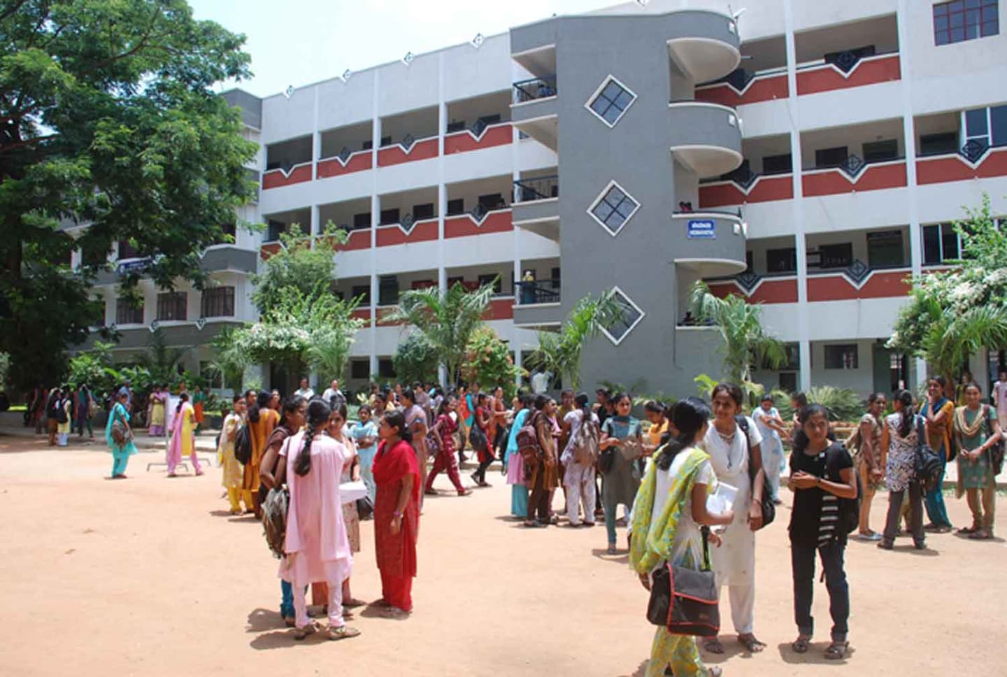 Sree Siddaganga College of Arts, Science and Commerce for Women-image
