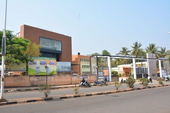 Raja Lakhamgouda Law College-image