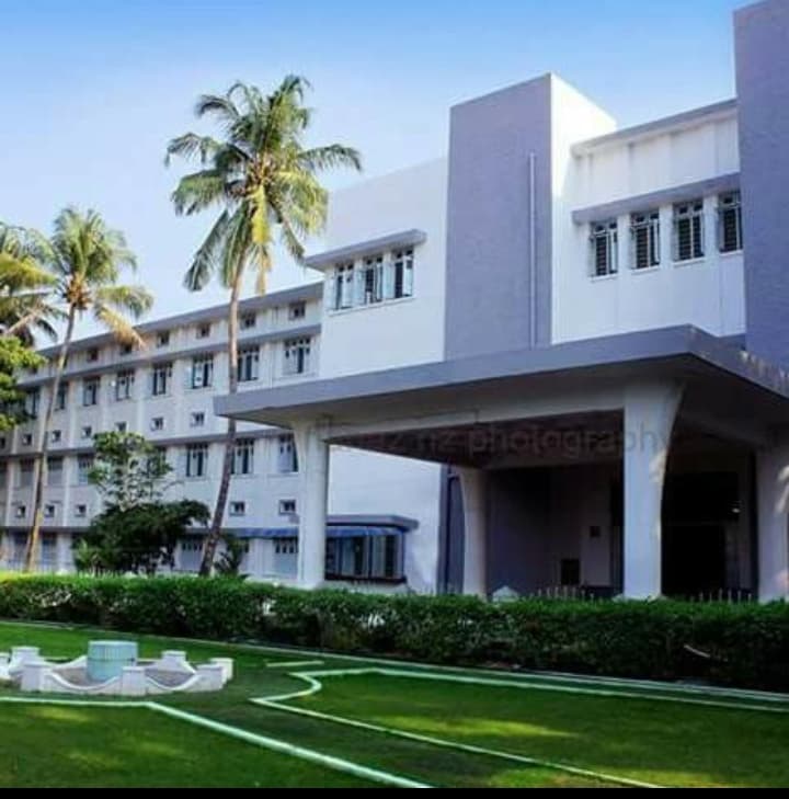 The Cochin College-image