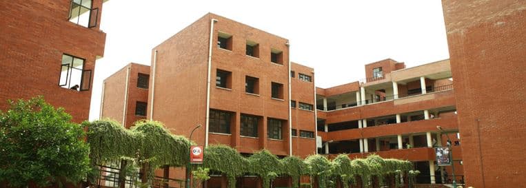 Sri Guru Gobind Singh College of Commerce-image