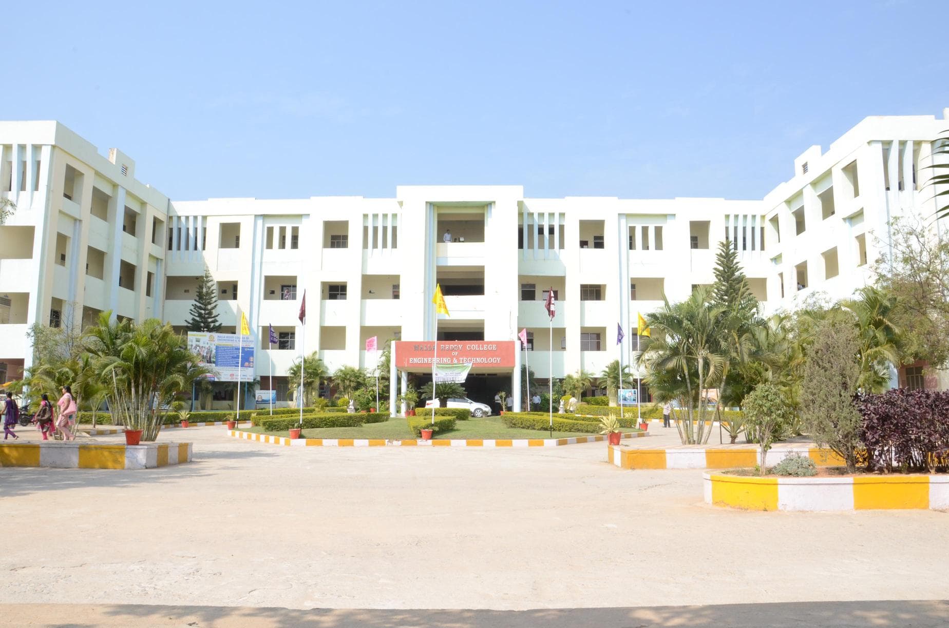 Malla Reddy Engineering College-image