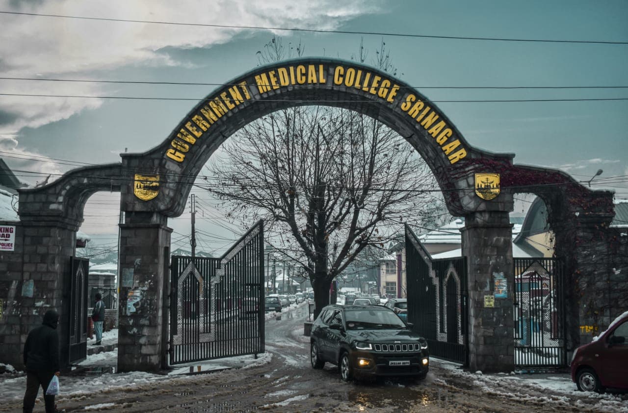 Government Medical College Srinagar-image