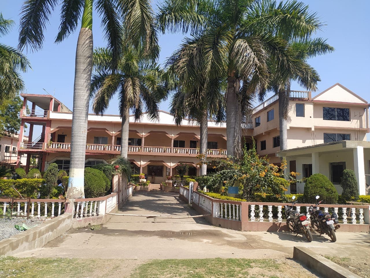 Lal Bahadur Shastri Arts Commerce & Science P.G. College-image