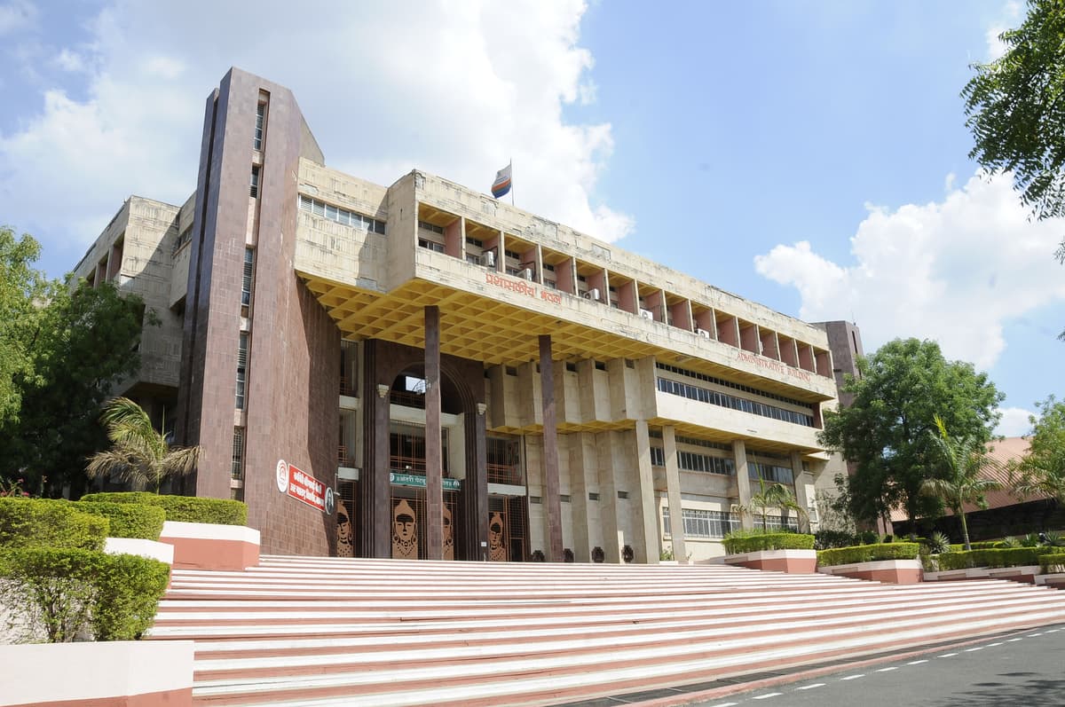 NMU Jalgaon-gallery-image-0