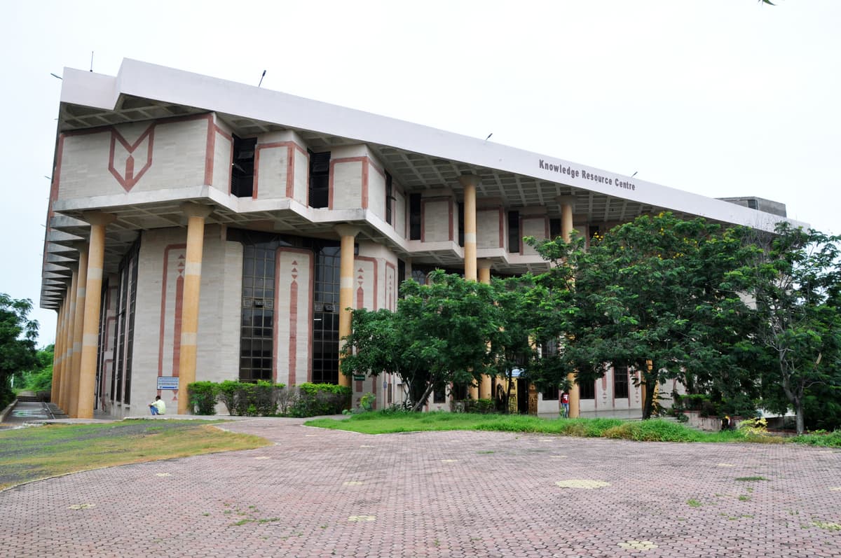 NMU Jalgaon-gallery-image-3