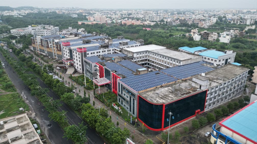 LNCT University-image