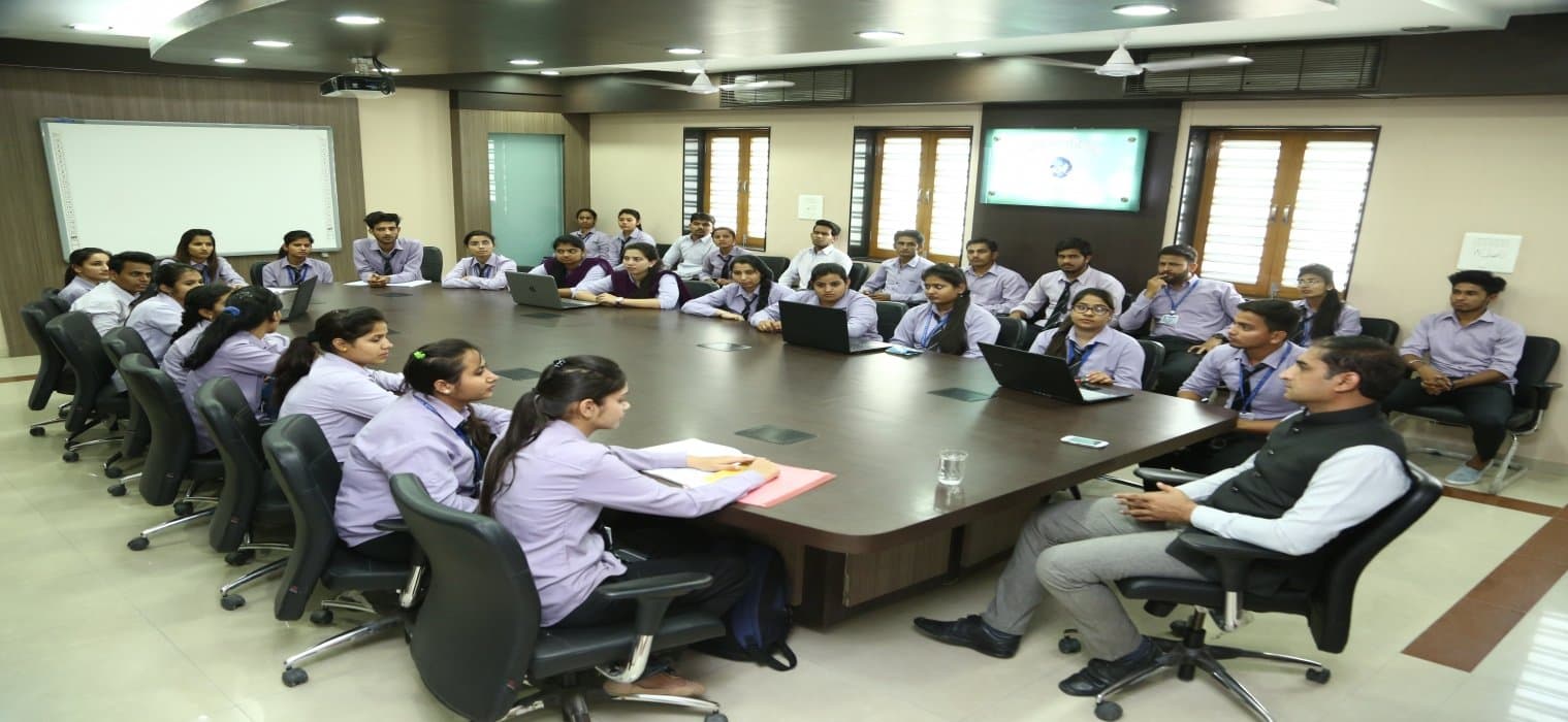 Lucky Institute of Professional Studies-image