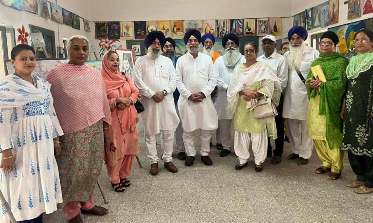 Guru Nanak Khalsa Girls College-image