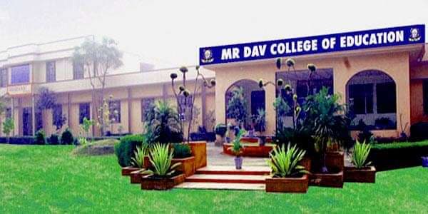 MR DAV College of Education