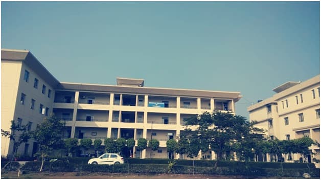 Advanced Institute of Pharmacy-image