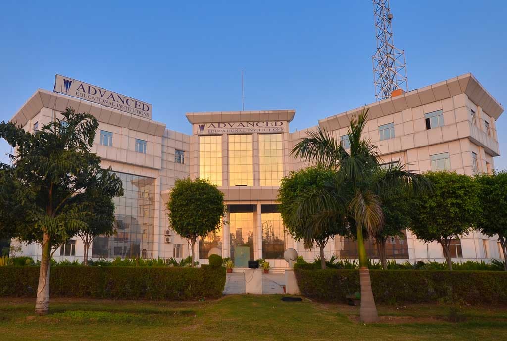 Advanced Institute of Pharmacy-image