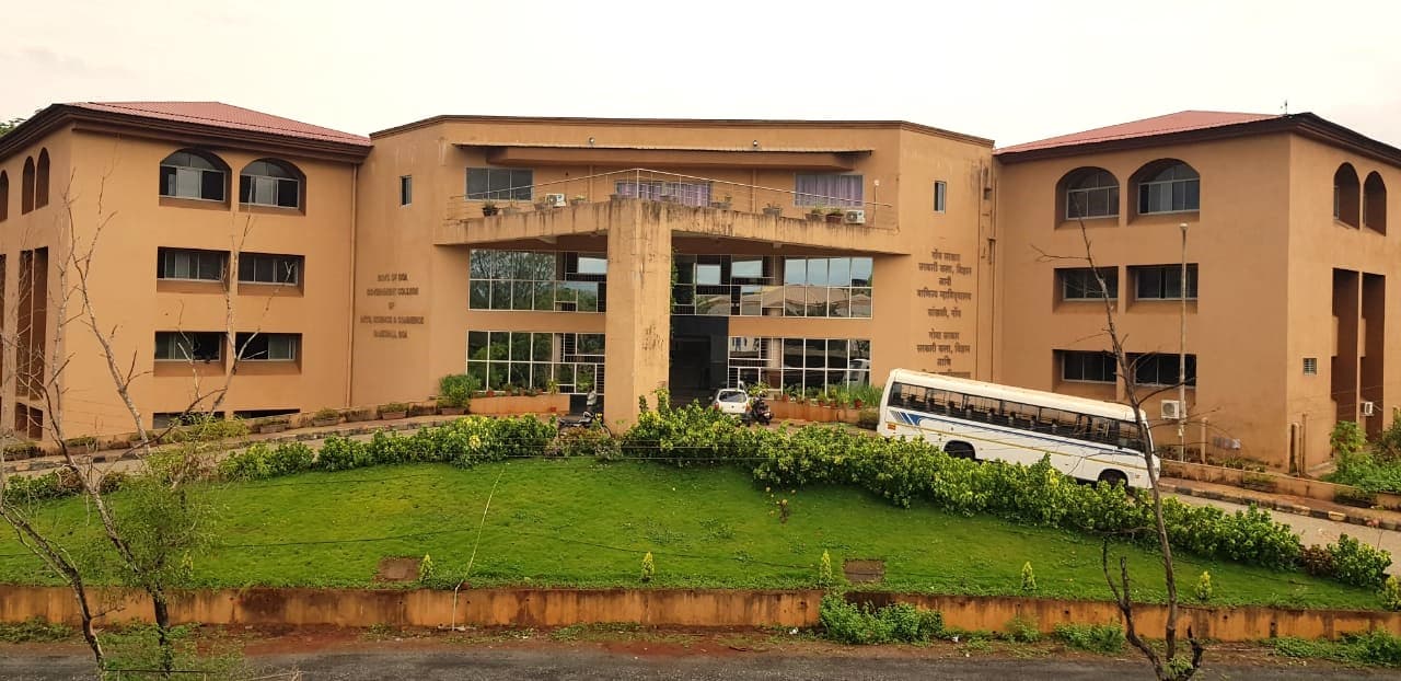 Government College of Arts Science and Commerce Sanquelim-image