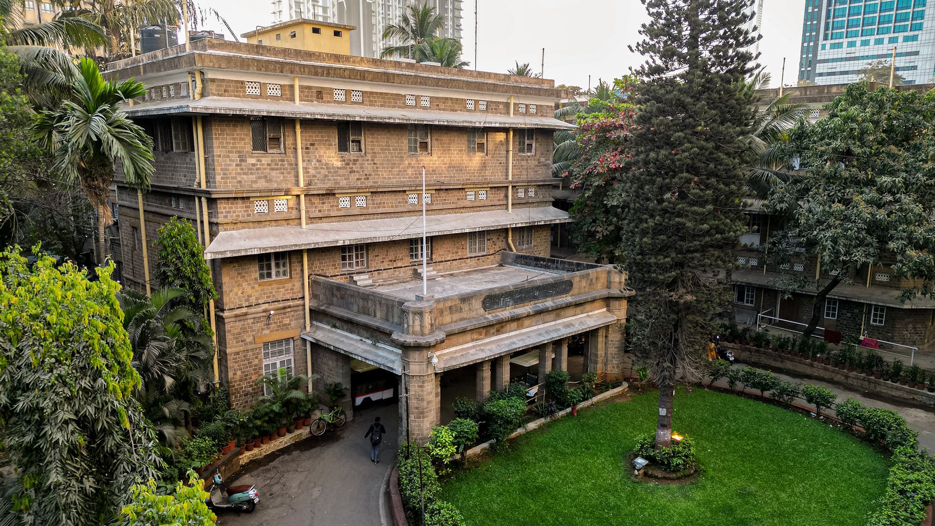 King Edward Memorial Hospital and Seth Gordhandas Sunderdas Medical College-image