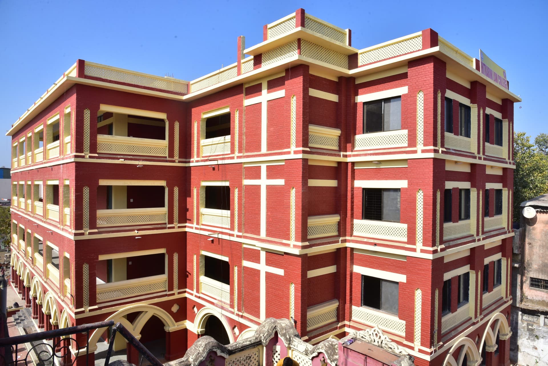 Hitkarini Law College-image