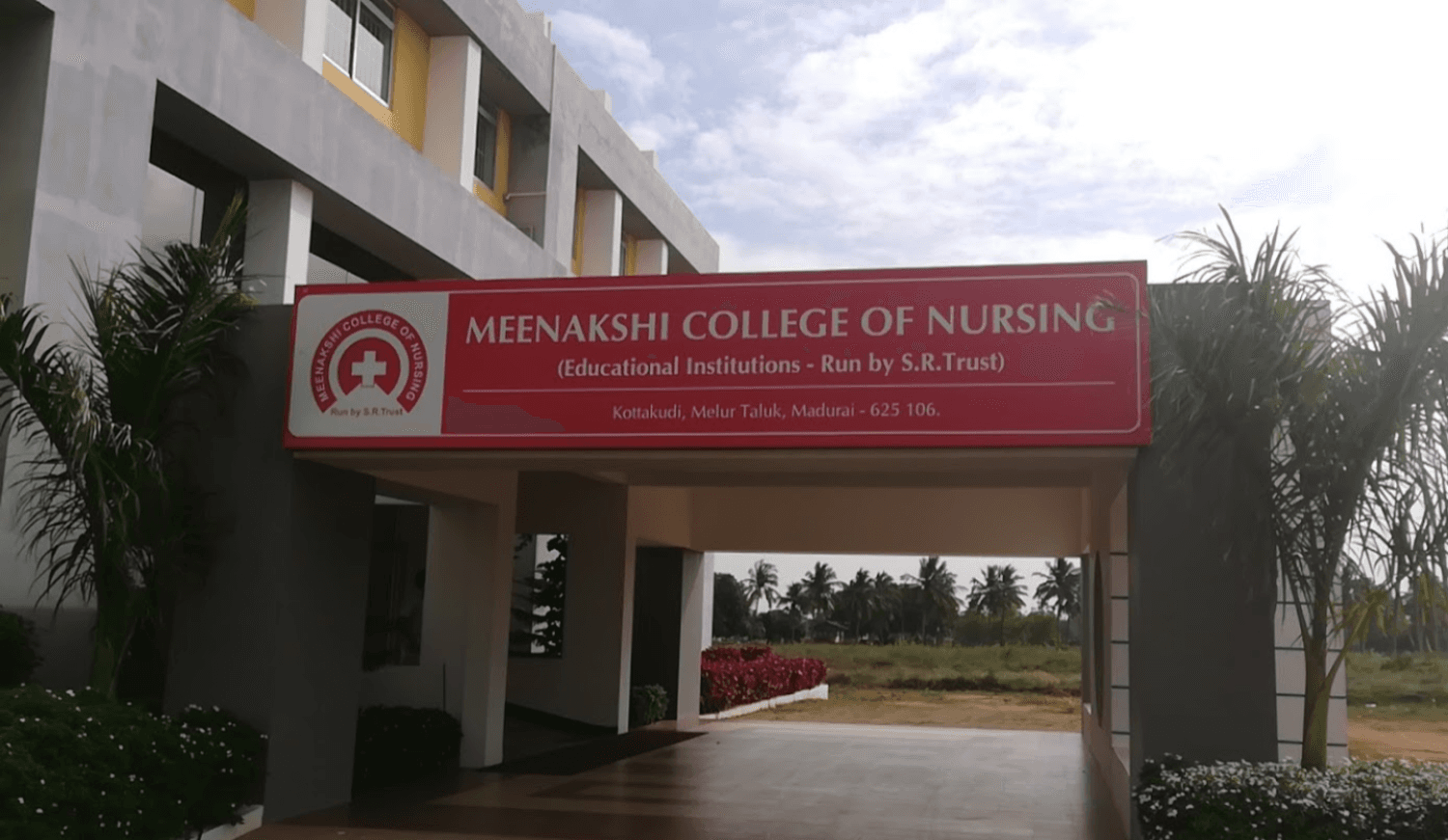 Meenakshi College of Nursing-image