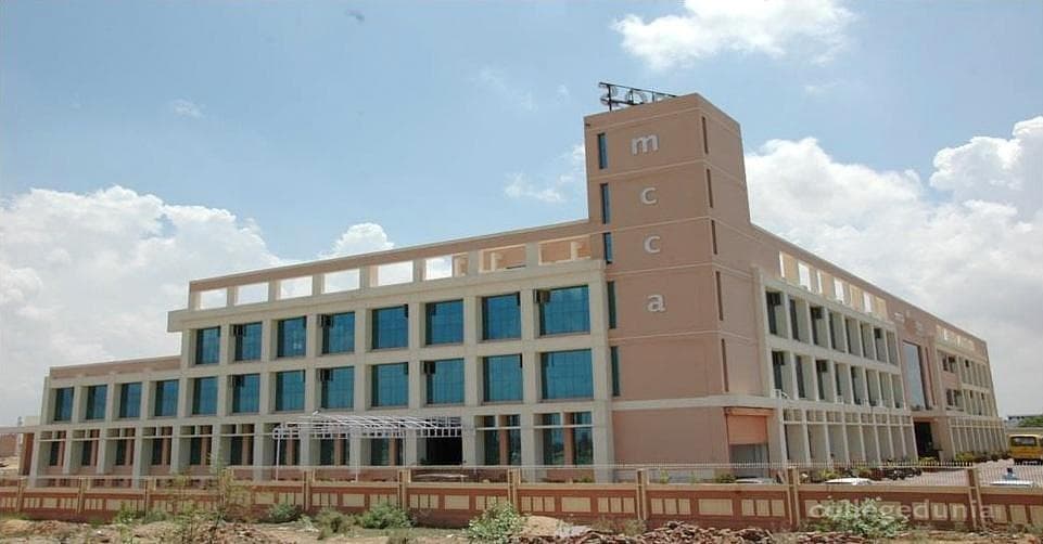 Maheshwari College of Commerce and Arts-image