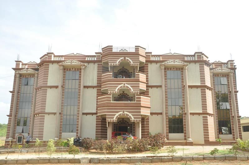MAK College Of Pharmacy-image