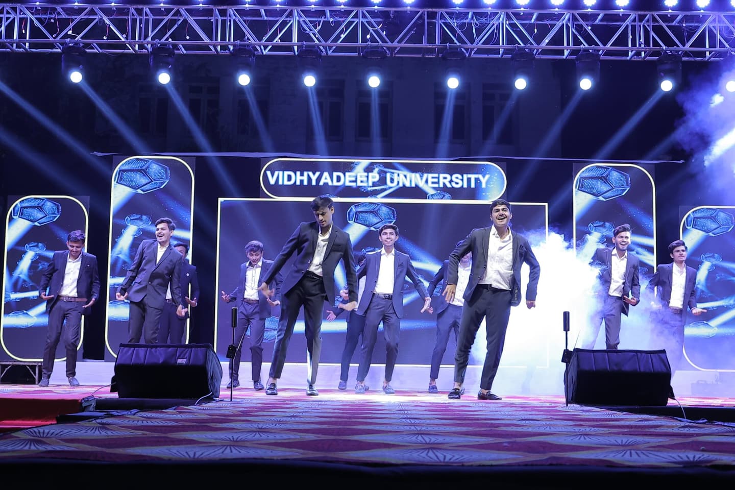 Vidhyadeep Institute of Engineering and Technology-image