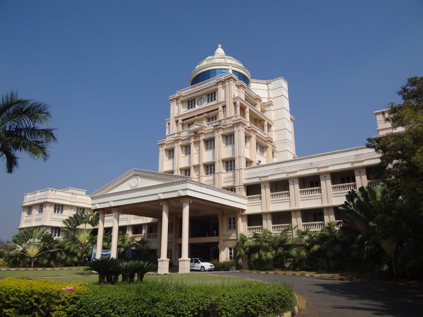 PGP College of Nursing and Research-logo