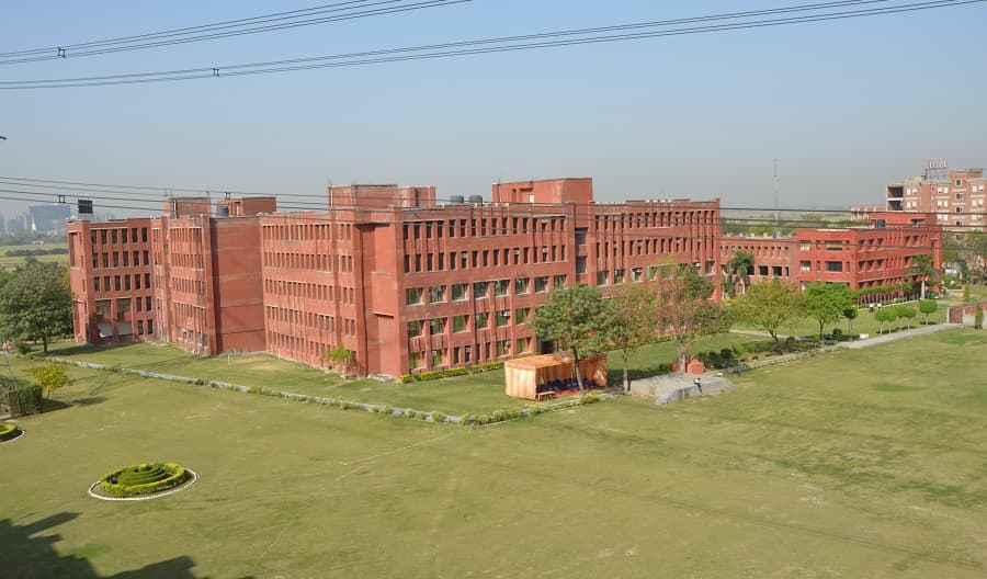 Lloyd Business School-gallery-image-2