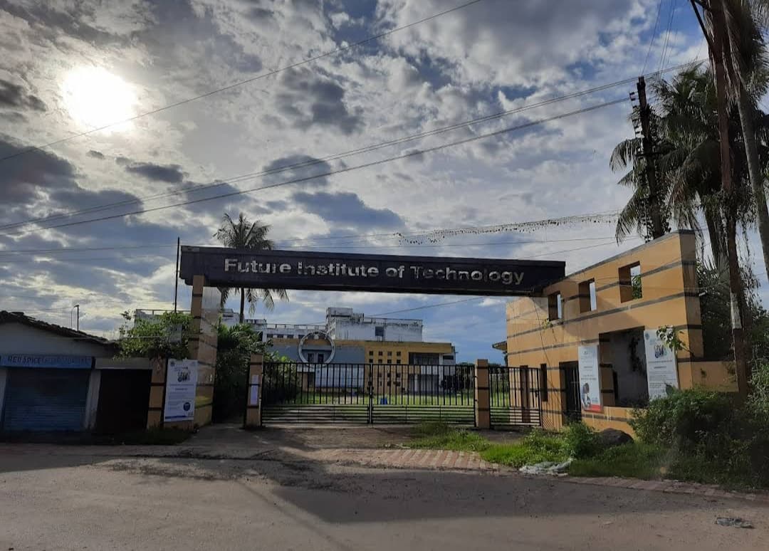 Future Institute of Technology Garia-image
