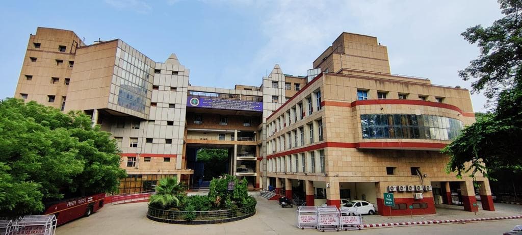 Atal Bihari Vajpayee Institute of Medical Sciences and Dr. Ram Manohar Lohia Hospital-image