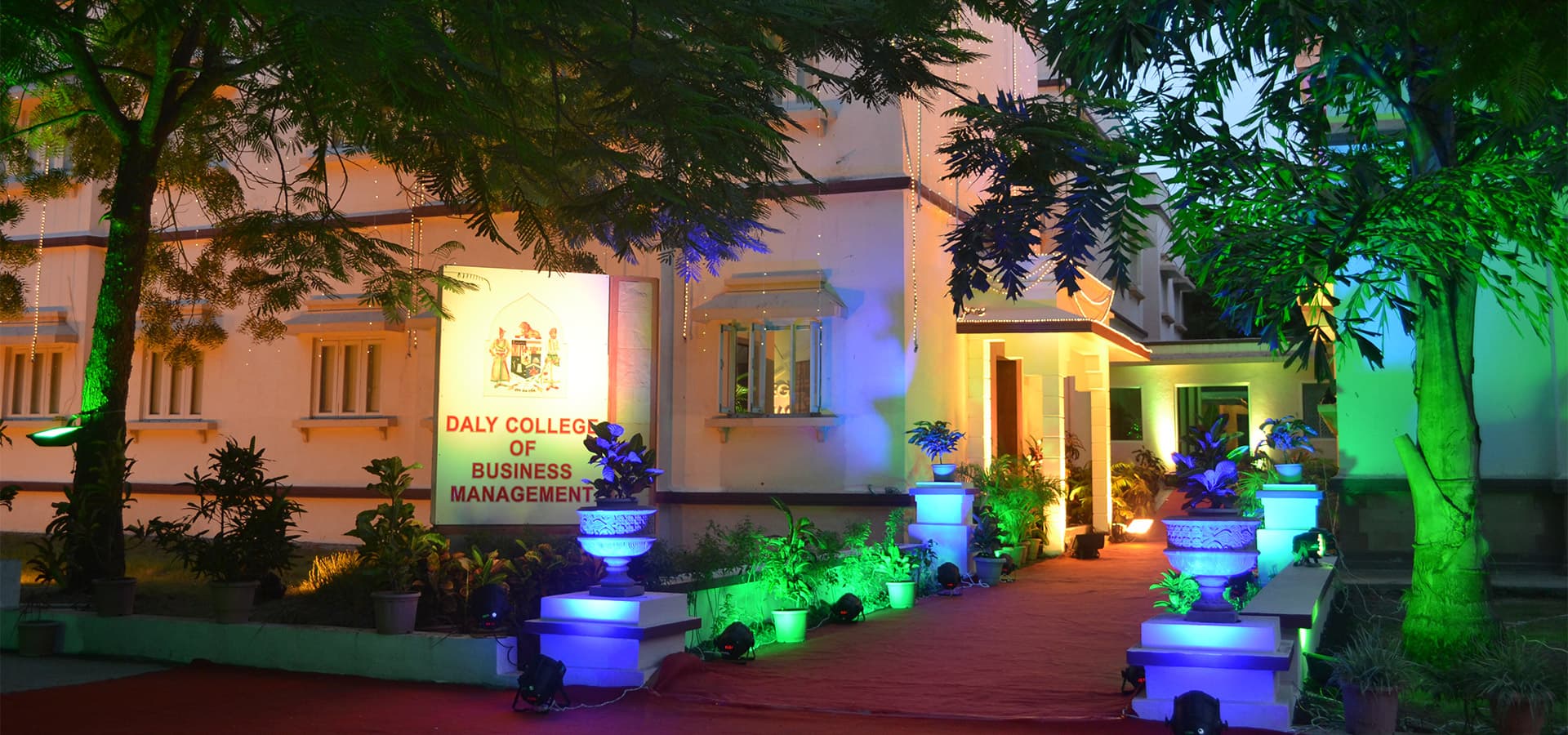 Daly College of Business Management-image