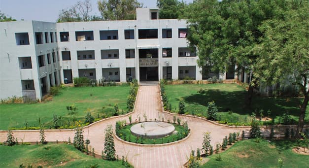 Pramukh Swami Science and H. D. Patel Arts College-image