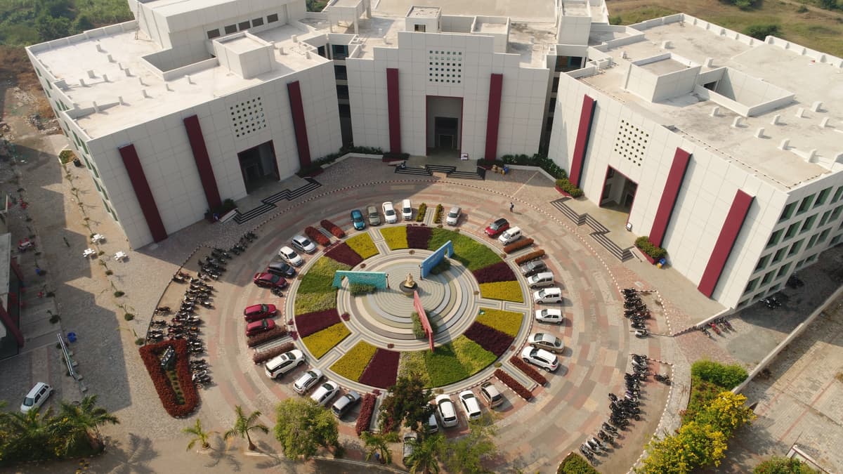 Bhulabhai Vanmalibhai Patel Institute Of Computer Science, Uka Tarsadia University-gallery-image-4