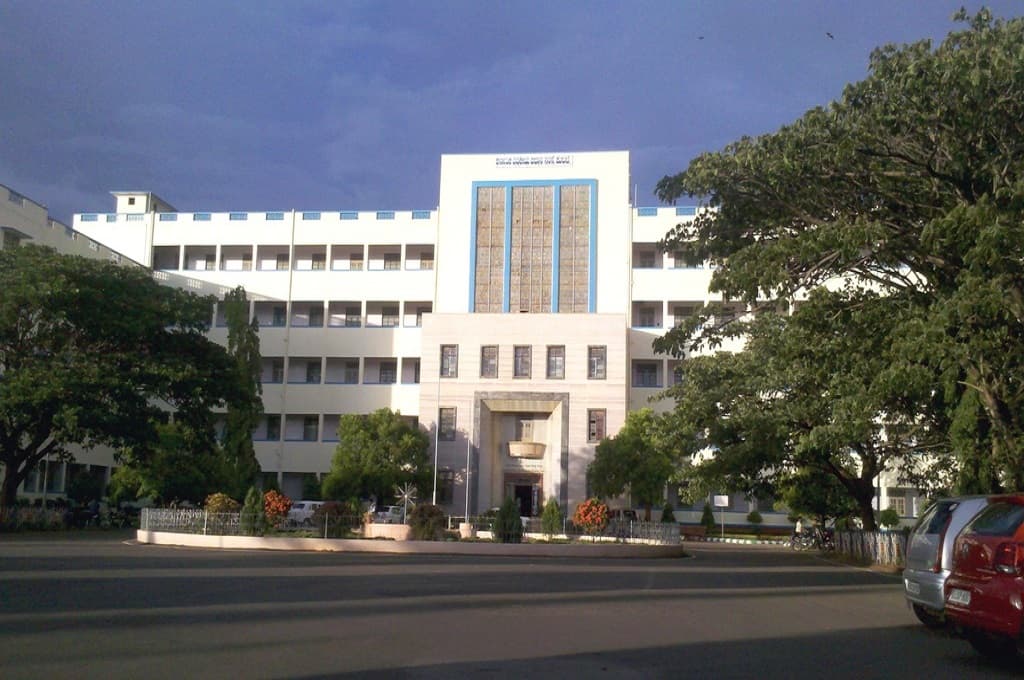 KLE Institute of Nursing Sciences, Hubballi-gallery-image-2