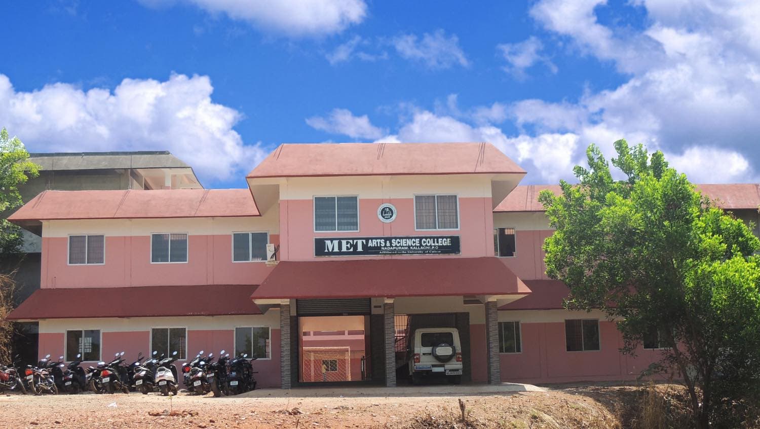 MET Arts and Science College-image