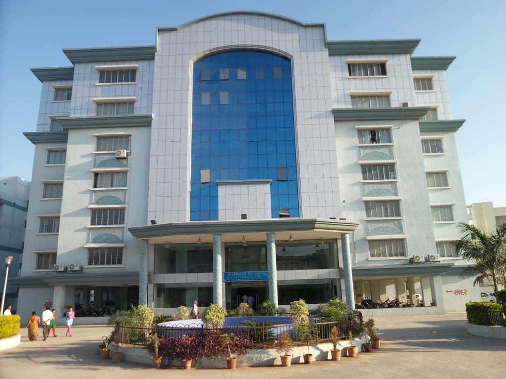 Gujarat Ayurved University-image