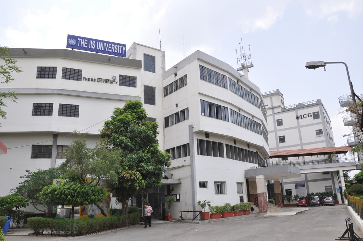 IIS University-gallery-image-4