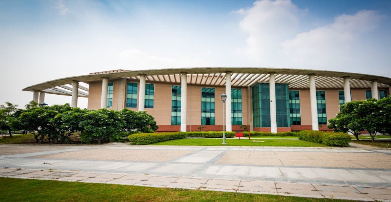 Shiv Nadar University-image