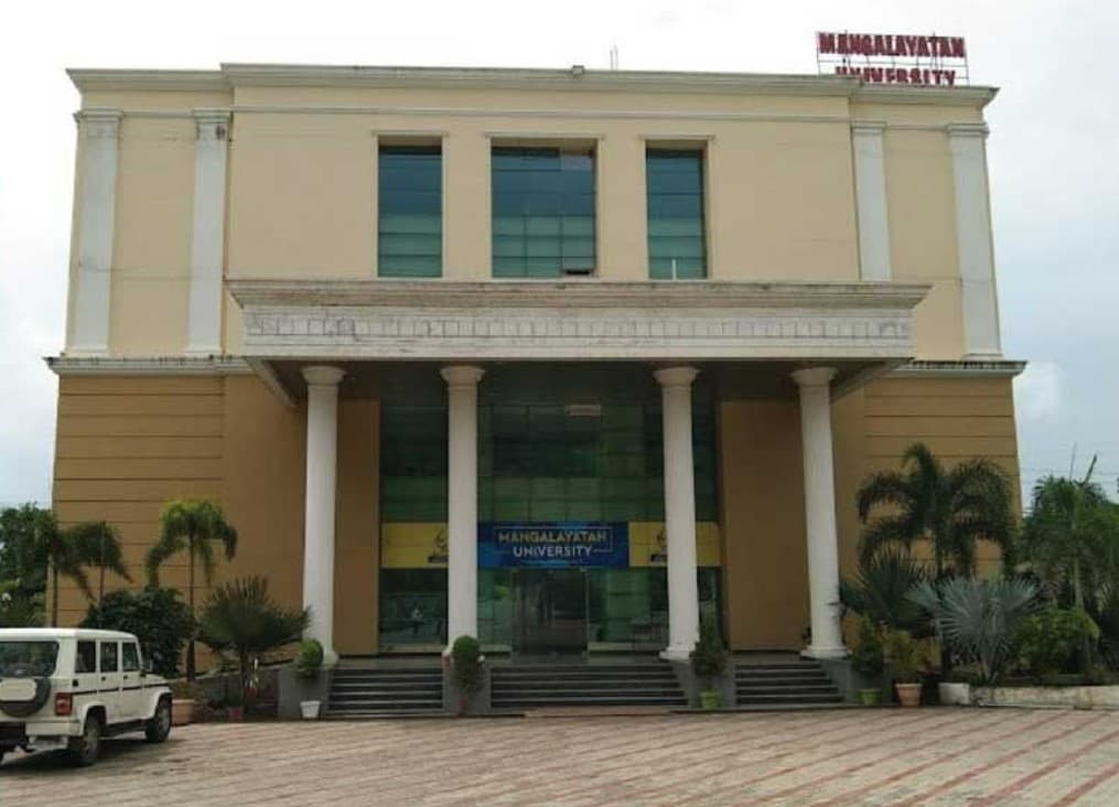 Mangalayatan University-image