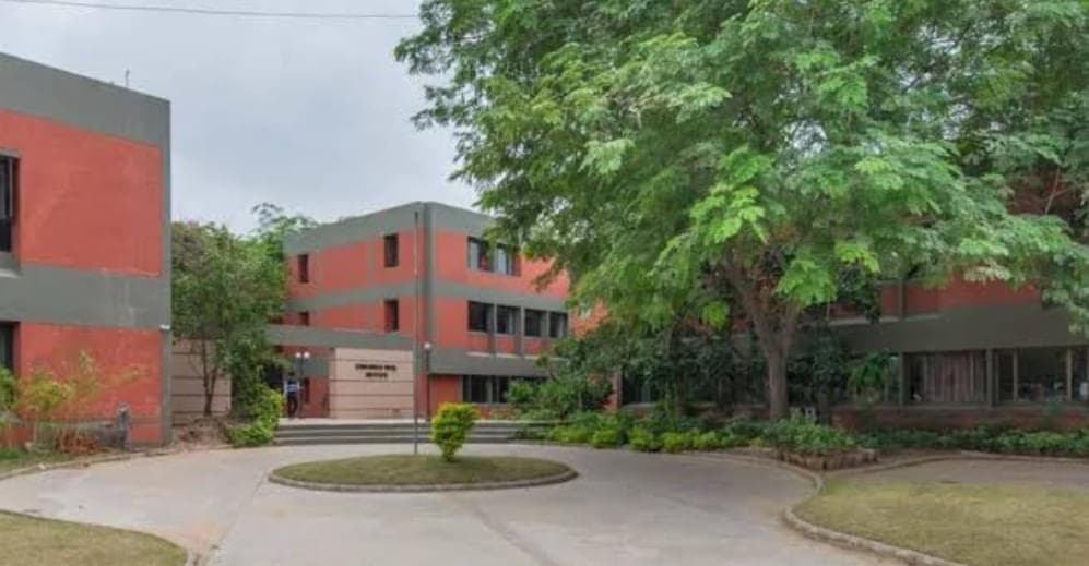Sardar Vallabhbhai Global University-image
