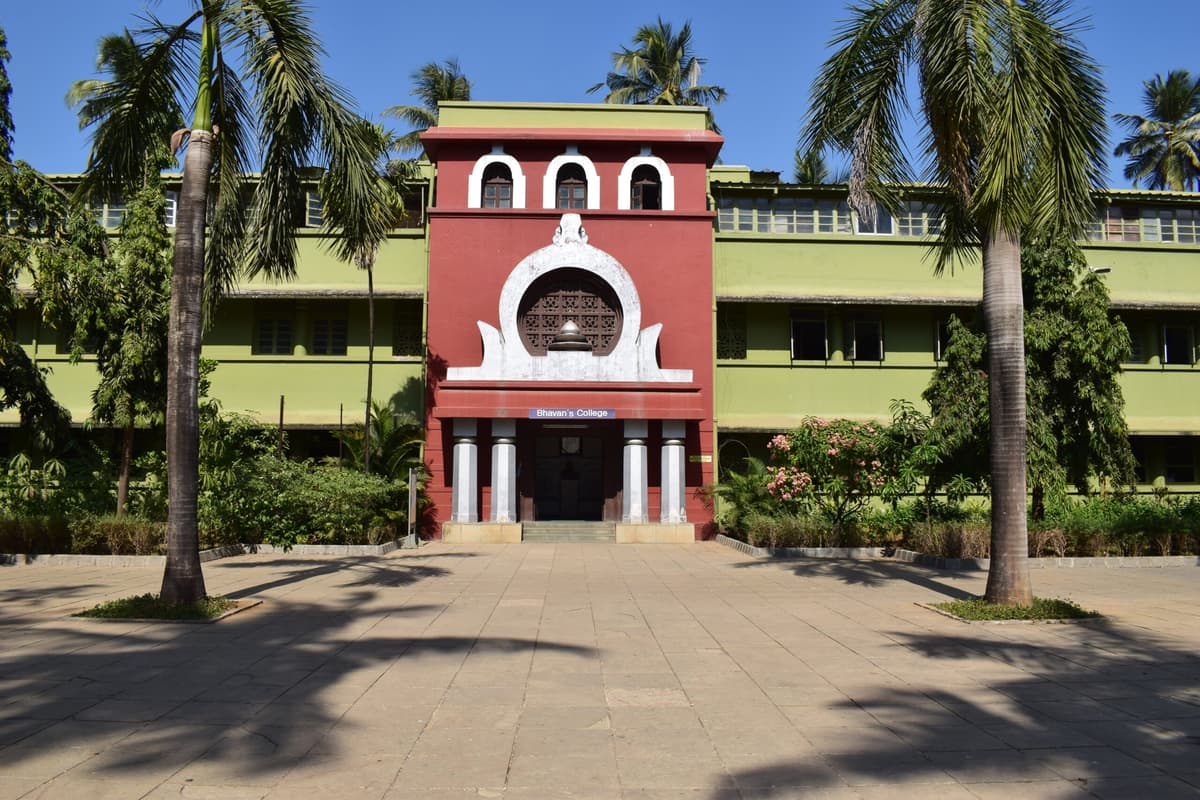 Bhavan's College-gallery-image-1