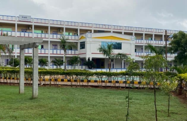 Maharajas Institute of Medical Science-gallery-image-0