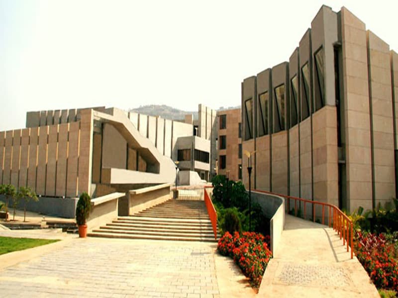 Flame School of Business-gallery-image-3