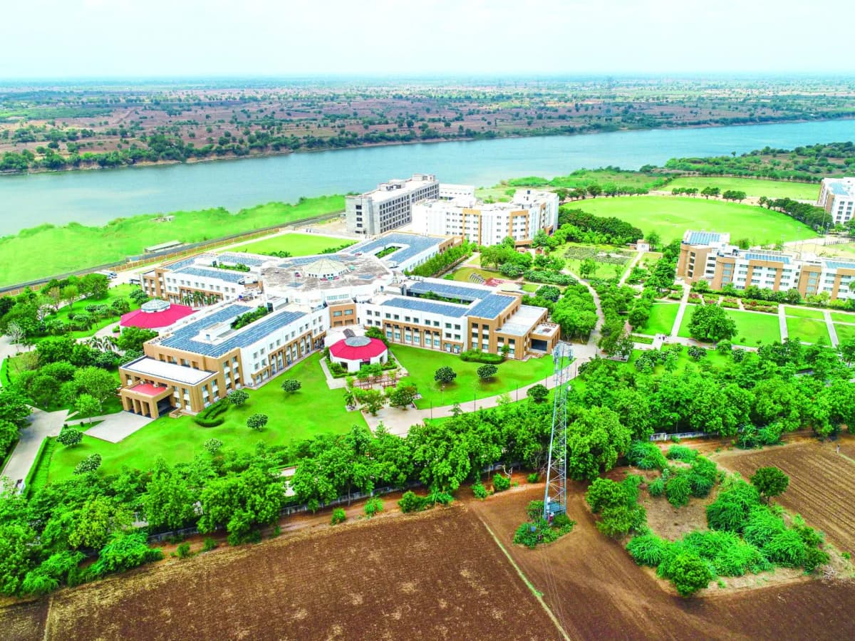 SVKM'S NMIMS, School of Pharmacy & Technology Management-gallery-image-1