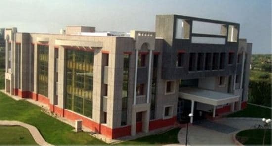 Institute of Business Management, CSJM University-gallery-image-1