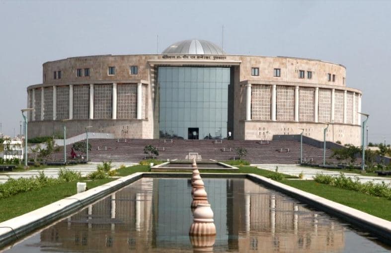 Gautam Buddha University, School of Biotechnology-gallery-image-1