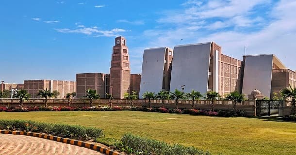 School of Management & Entrepreneurship, IIT-gallery-image-1