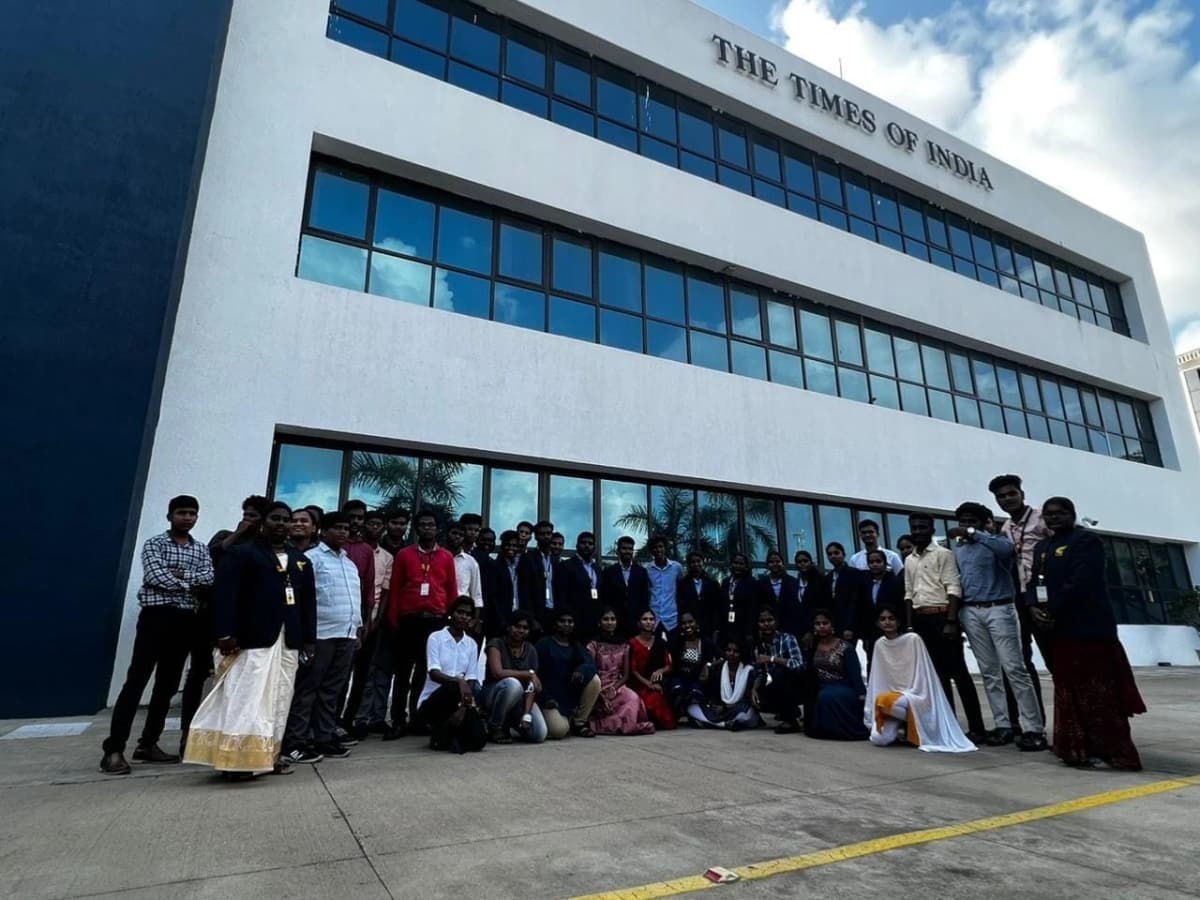 Eva Stalin Business School-gallery-image-1